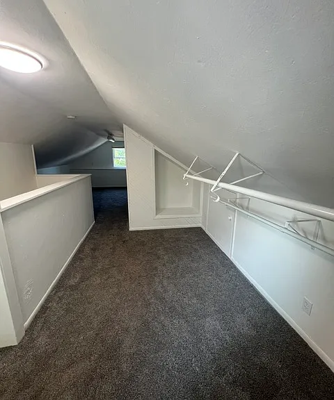 304 S James St — Photo 7