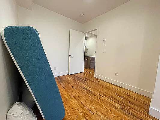 5th image of 217 E 115th St #3B