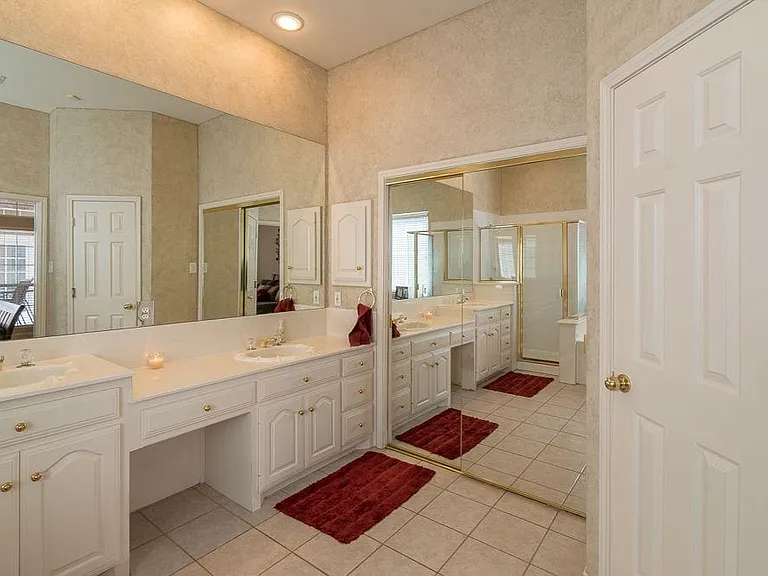 2708 Mum Dr — Photo 17