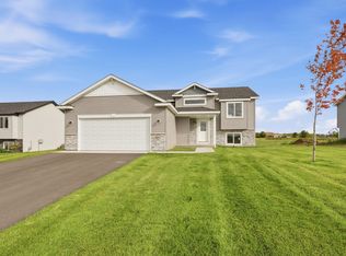 110 Woolgrass Way, Avon, MN 56310