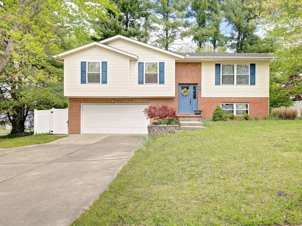 4646 W Woodland Dr, Bloomington, IN 47404