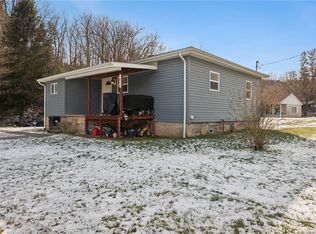 1868 Millerstown Rd, Tarentum, PA 15084