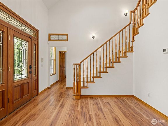 5th image of 802 NW 297th Circle