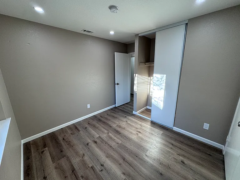 1565 Buttercup Ct — Photo 19