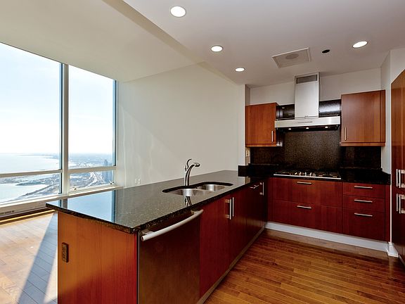 5th image of 401 N Wabash Ave Unit 85E