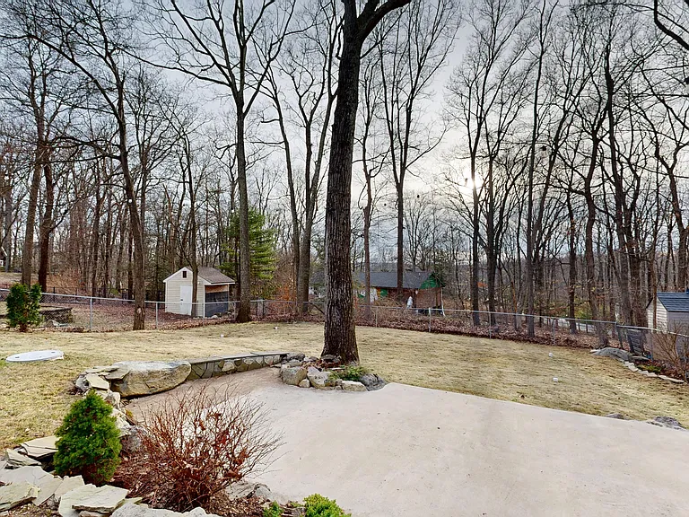 319 Midway Dr — Photo 9