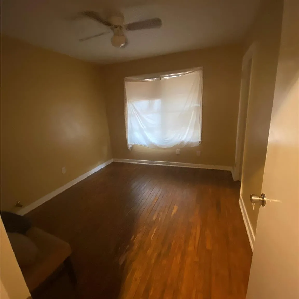 3 bed, 1.0 bath, 1059 sqft, $1,600 — Photo 4