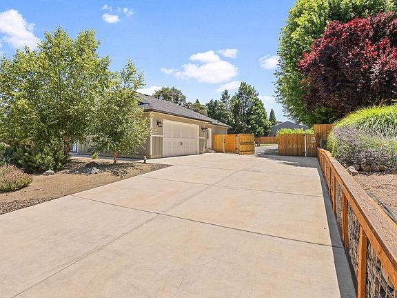 5th image of 1609 Pacific Ln