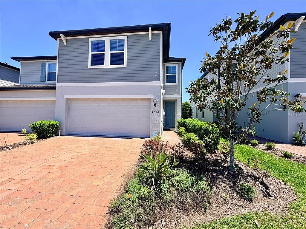 3 bed, 2.5 bath, 1808 sqft, $2,450 — Photo 2