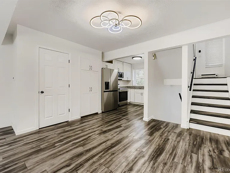 1190 Poplar Ave — Photo 8