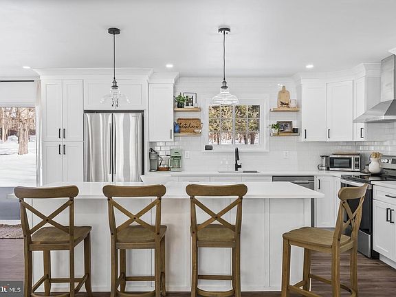 3rd image of 50 Buckhill Rd