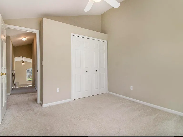5974 Versailles Ave — Photo 22