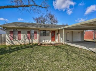 300 Kimberly Ln, Yukon, OK 73099