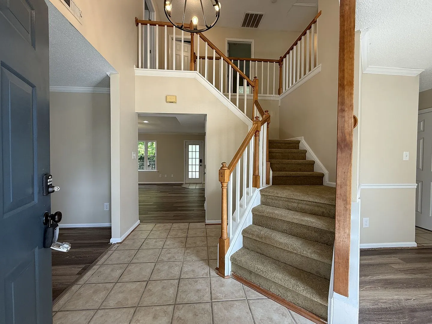 Lovely 4 bedroom Menchville home — Photo 3