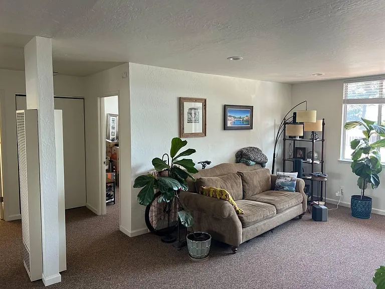 236 Santa Cruz Ave #E — Photo 11