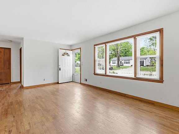 5th image of 8901 Craig Dr
