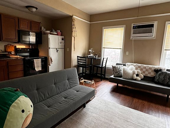 4th image of 901 Elder St APT 4