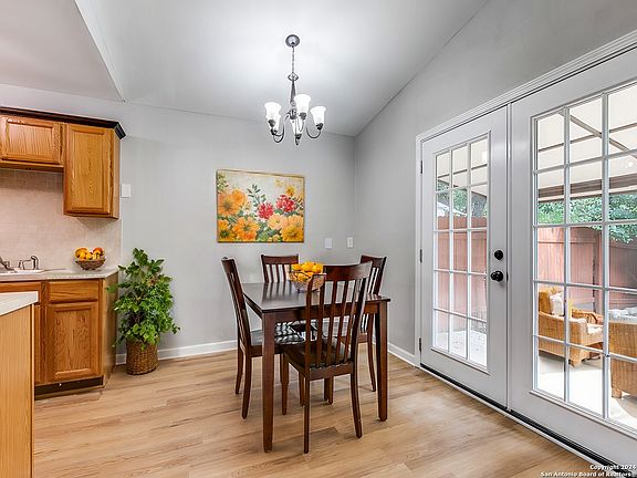 3rd image of 8028 LAUREL BND