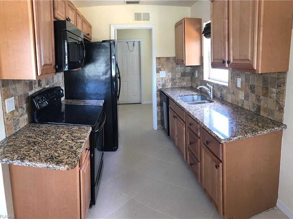1st image of 911 Coconut Cir E