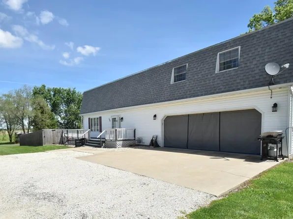 308 N Oak St, Glasford, IL 61533