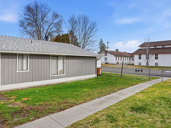 2nd image of 6113-6117 N Addison St