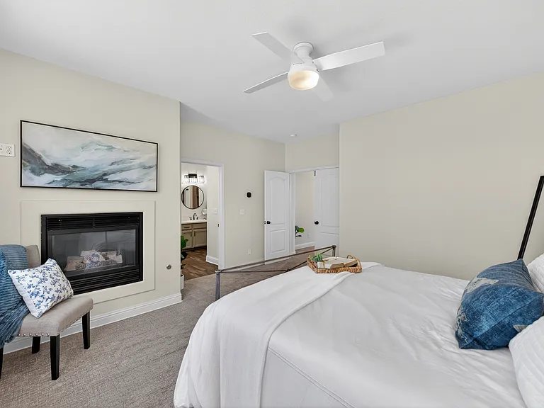 1736 N Holly Ave — Photo 29