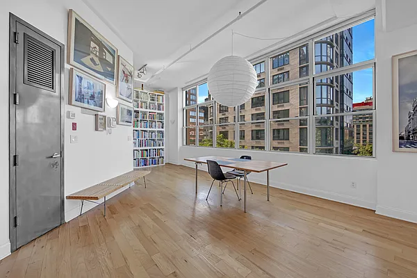Office, photo 1