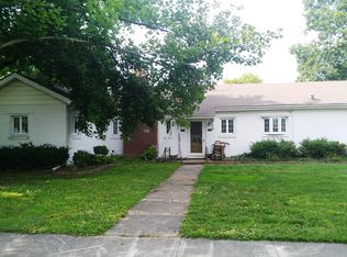 928 E 1st North St, Carlinville, IL 62626