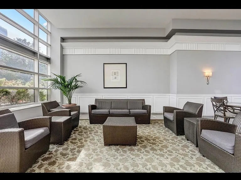 545 N Dearborn St #1905 — Photo 15