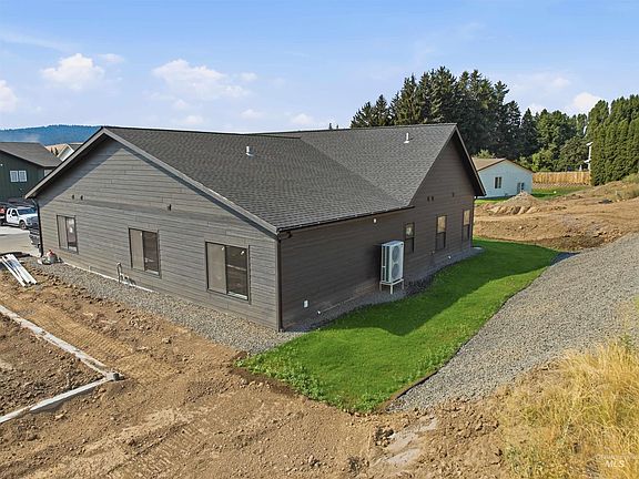 3rd image of 2824 Cyprus Cir