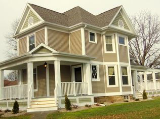 610 6th St, Durant, IA 52747