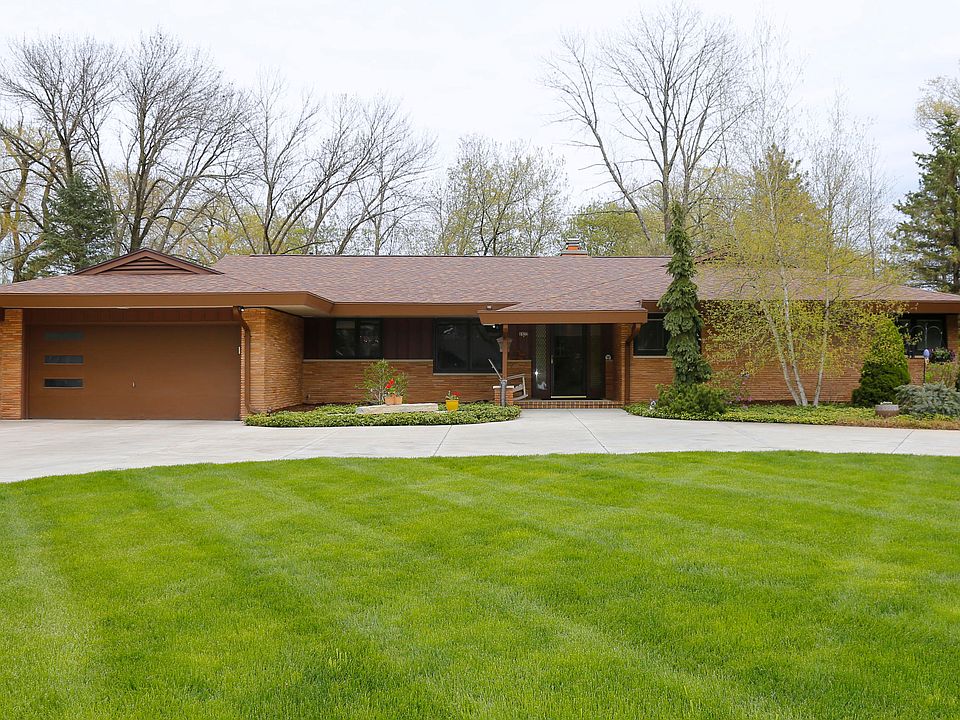 1st image of 8932 N Tennyson Dr