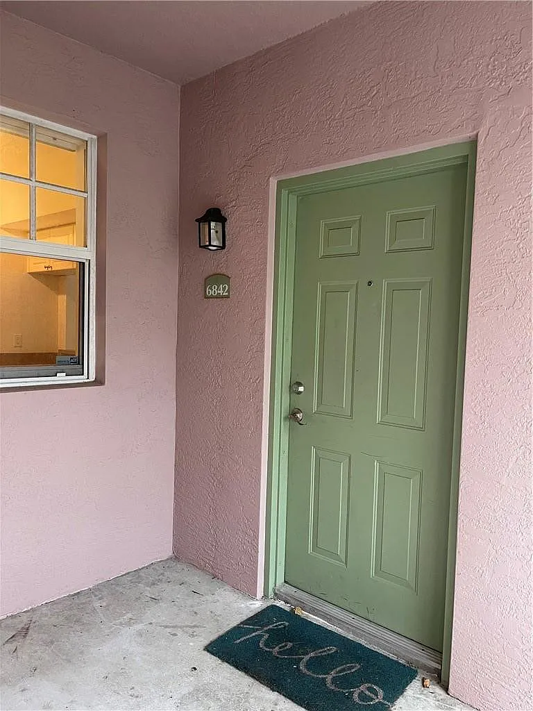 1 bed, 1.0 bath, 716 sqft, $1,700 — Photo 2
