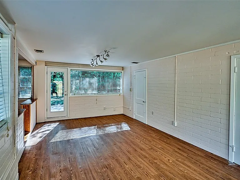 725 NW 33rd Ave — Photo 10
