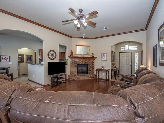 4th image of 1808 Jordan Dr