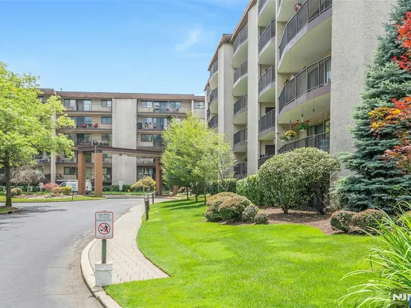 521 N Piermont Ave #225, Westwood, NJ 07675