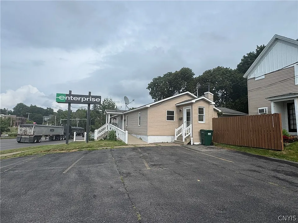 172-174 E Bridge St #BACK