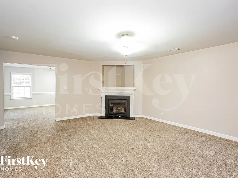 2922 Blueberry Dr — Photo 3