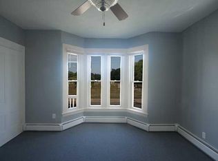 194 N Bend St APT 1, Pawtucket, RI 02860