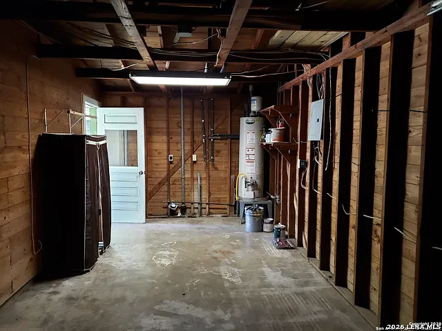 514 Adrian Dr — Photo 13
