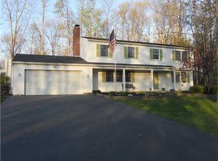 3260 Pine View Dr, Walworth, NY 14568