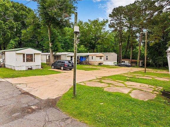 4th image of 211 Courtney Ln
