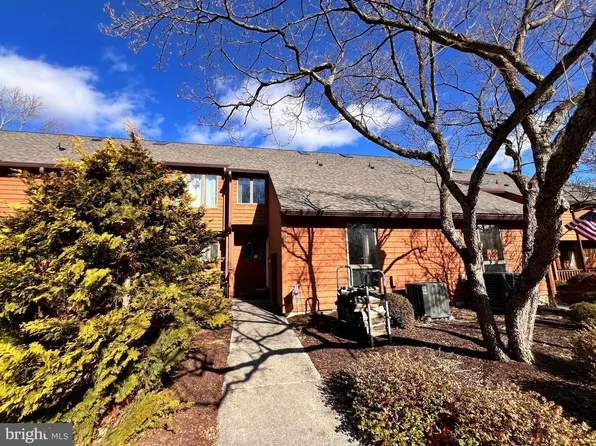 260 Tecumseh Trl, Hedgesville, WV 25427