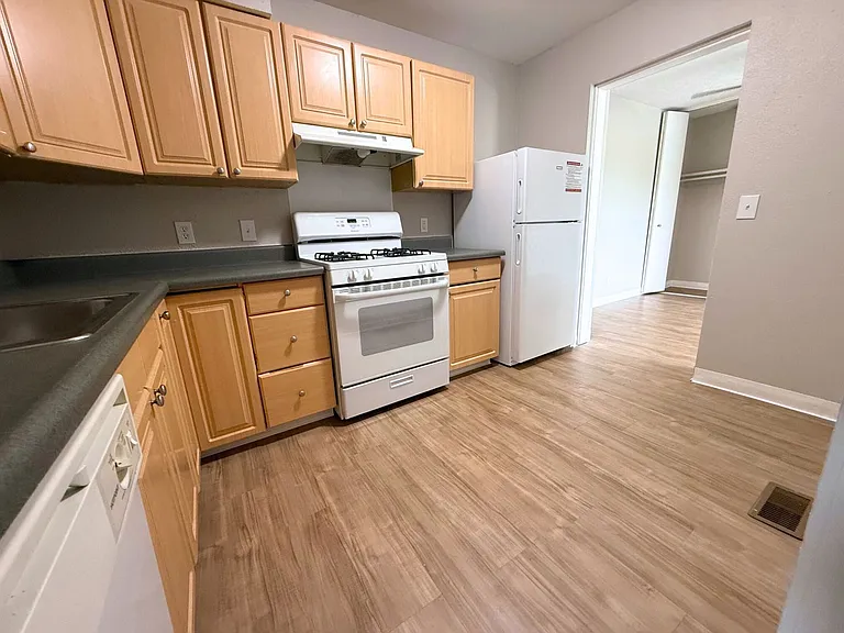 EastPointe — Photo 144