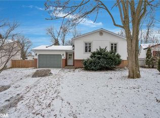 9 Chestnut Ct, Barrie, ON L4M6K8