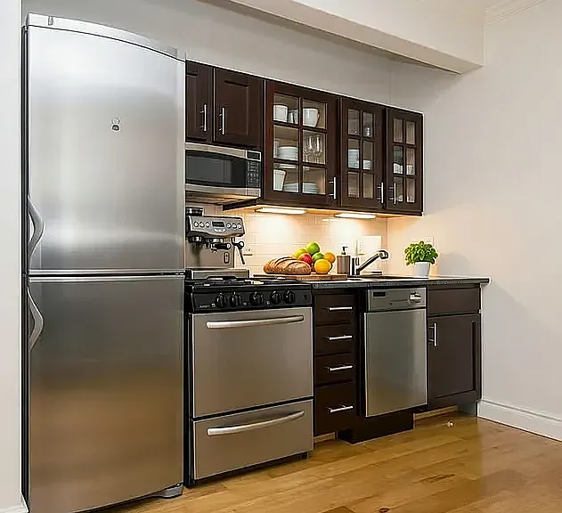 323 E 78th St #3A — Photo 2