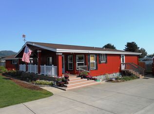 15944 Bayview Dr, Brookings, OR 97415