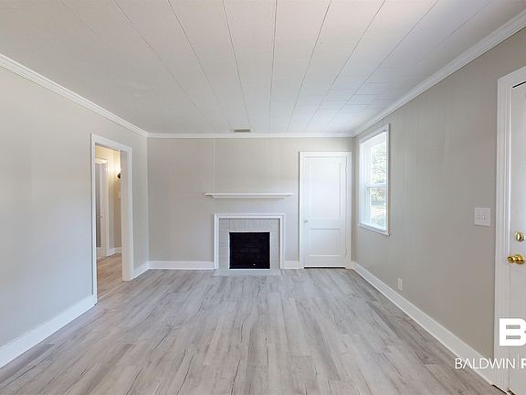 2nd image of 5231 Greenwood Ln