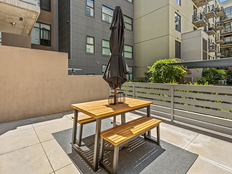 527 10th Ave #211 — Photo 21