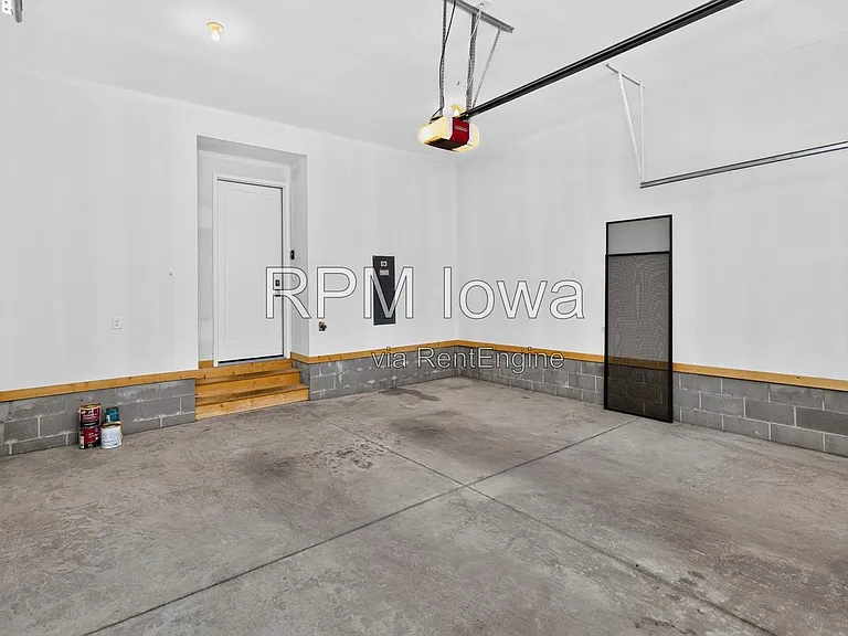 244 E Center St — Photo 33